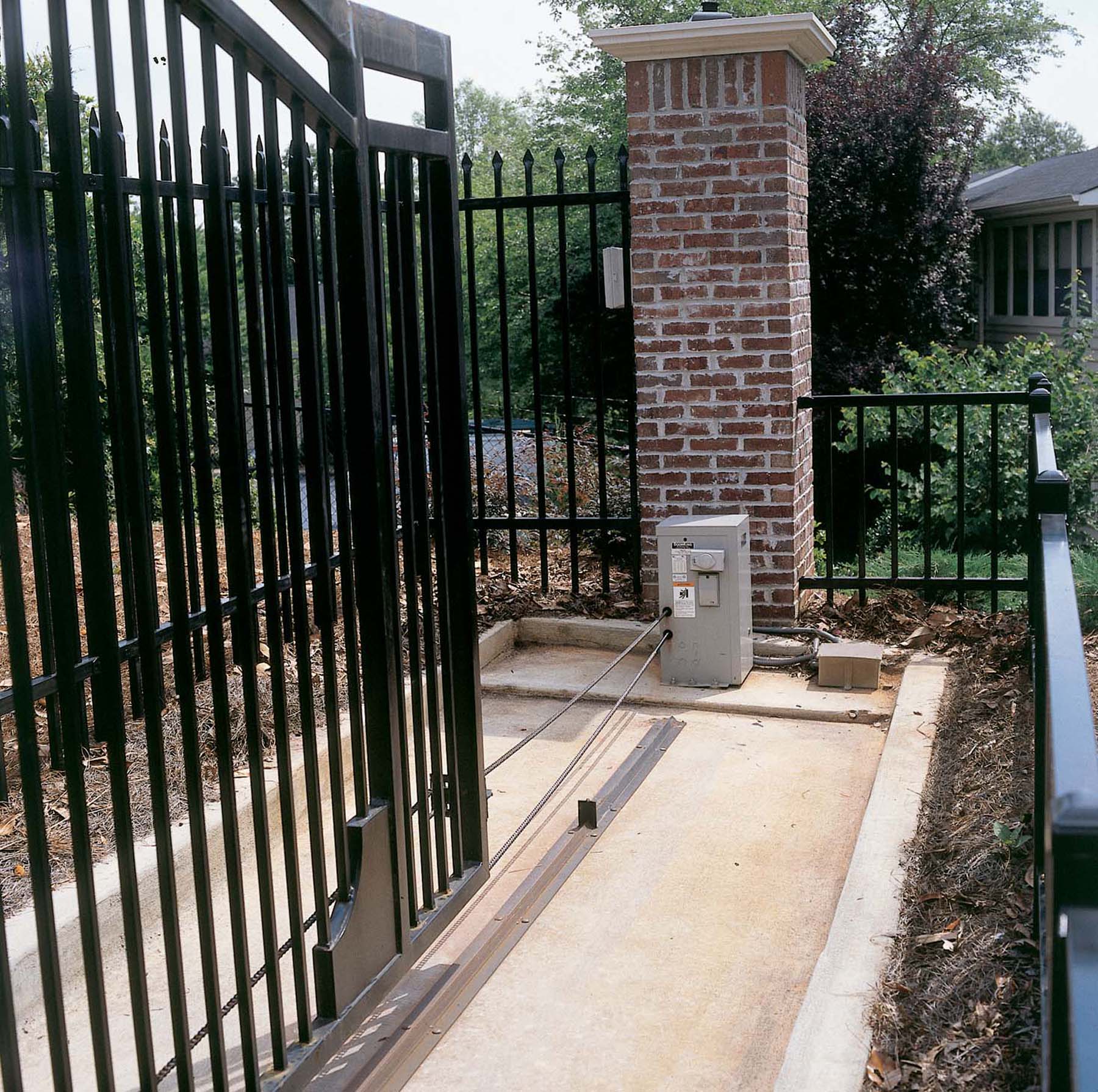 Automated Iron Swing Gate Spokane